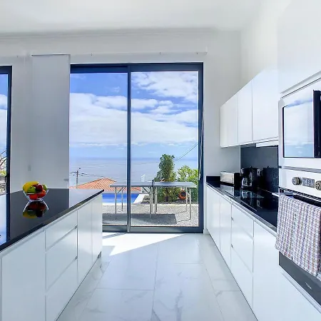Casa Flores By Lovelystay Villa