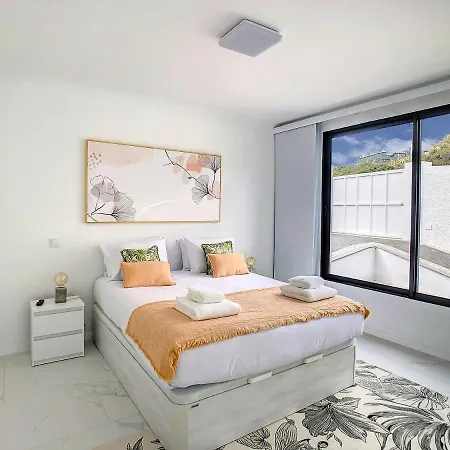 Casa Flores By Lovelystay Villa