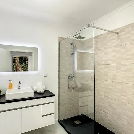 Villa Casa Flores By Lovelystay Calheta (Madeira)