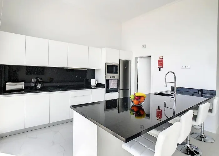 Casa Flores By Lovelystay Calheta (Madeira)