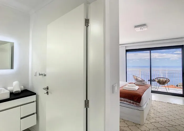 Casa Flores By Lovelystay Calheta (Madeira)