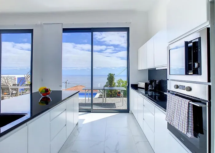 Casa Flores By Lovelystay Villa