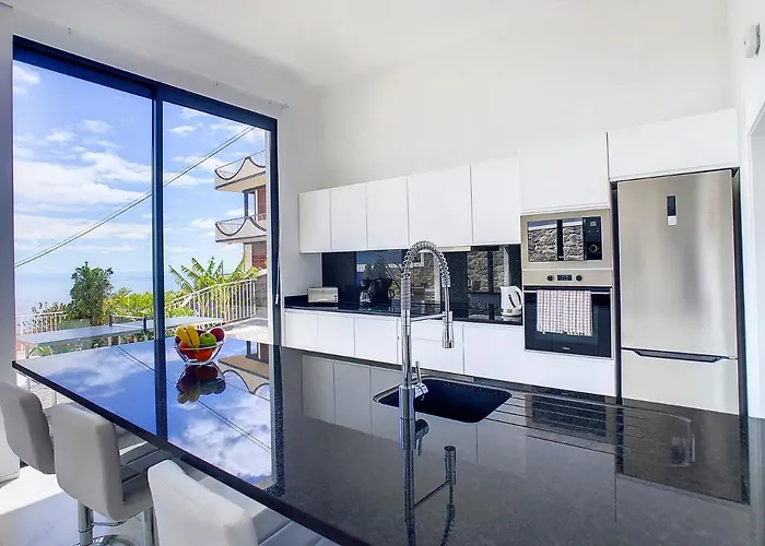 Casa Flores By Lovelystay Villa Calheta (Madeira)