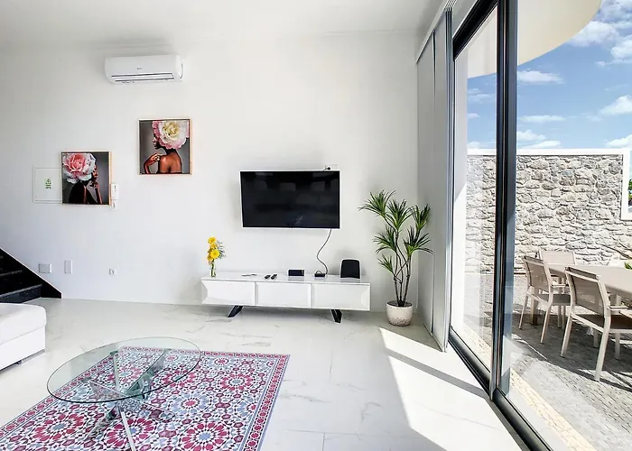 Casa Flores By Lovelystay