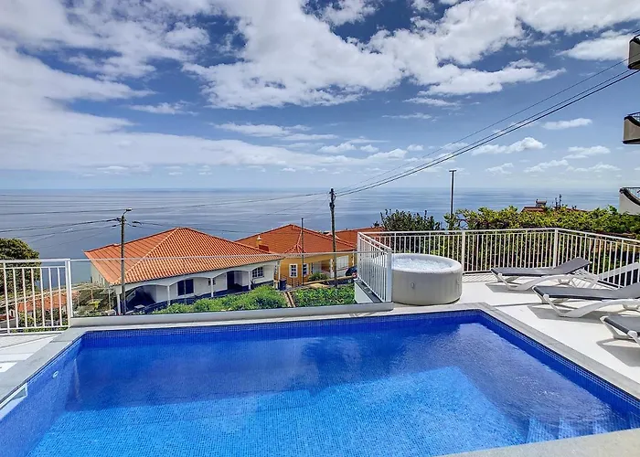 Casa Flores By Lovelystay Calheta (Madeira)